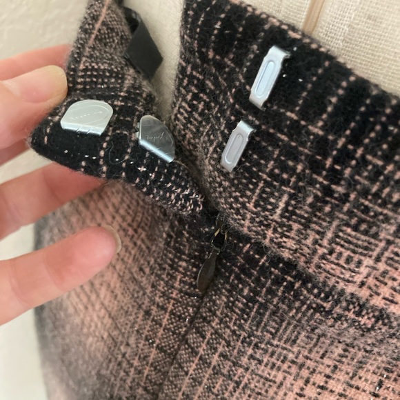 Marc Jacobs retro style wool lined pencil skirt. Black and pink plaid, size 4 - Picture 10 of 13